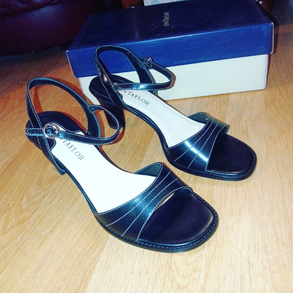 Ann Taylor Black Shoes Size 8M